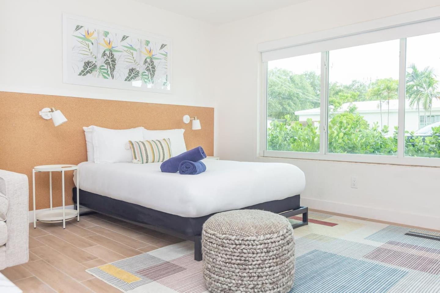 Large Stylish Studio Apartment In El Portal #3 Miami Exterior photo